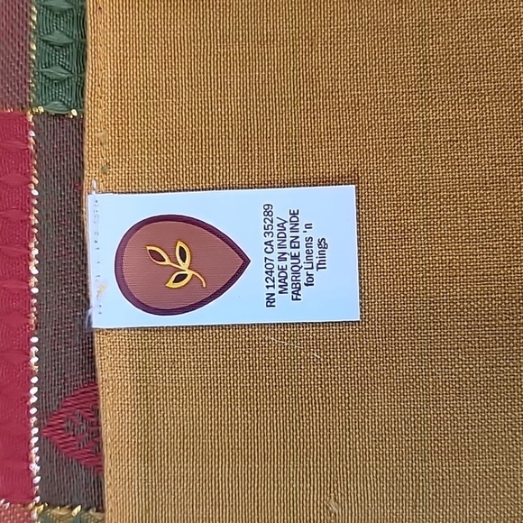 0719. NWTs ~ Harvest Blaze Waffle Napkins (4) & Placemats (4)~ Beautiful ๐ - Picture 7 of 9